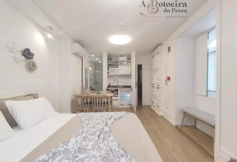 پانسیون A Botoeira Da Praça Guest House