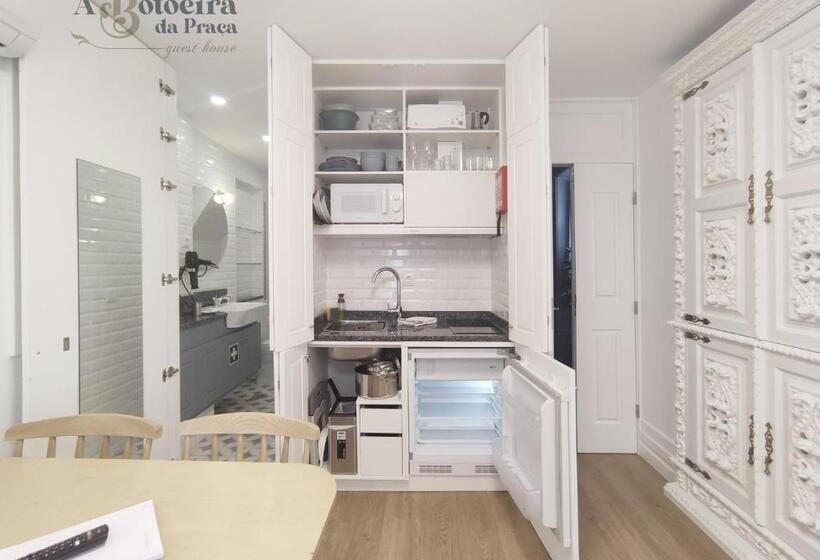 پانسیون A Botoeira Da Praça Guest House