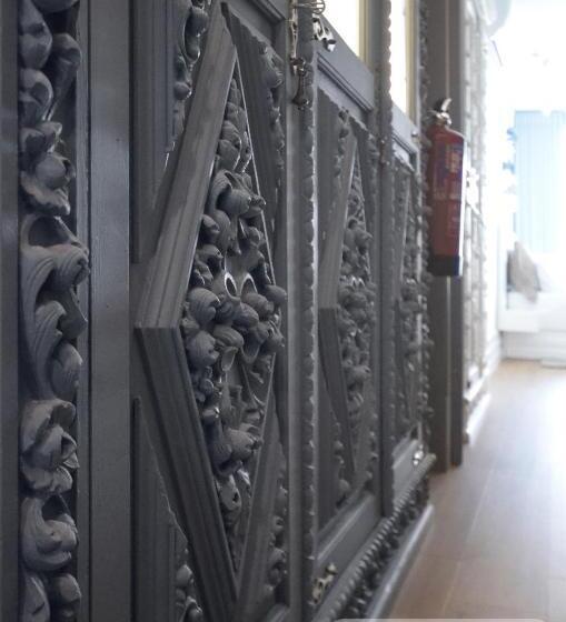 پانسیون A Botoeira Da Praça Guest House