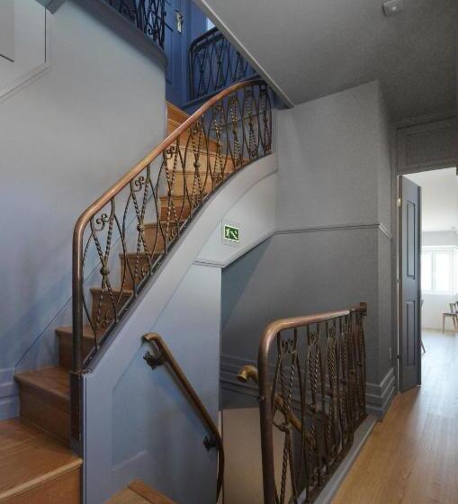 پانسیون A Botoeira Da Praça Guest House