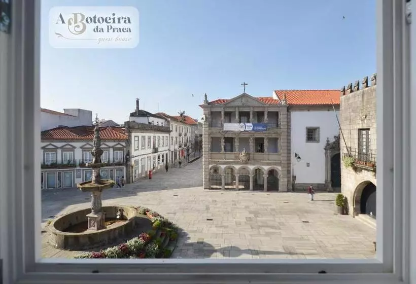 پانسیون A Botoeira Da Praça Guest House