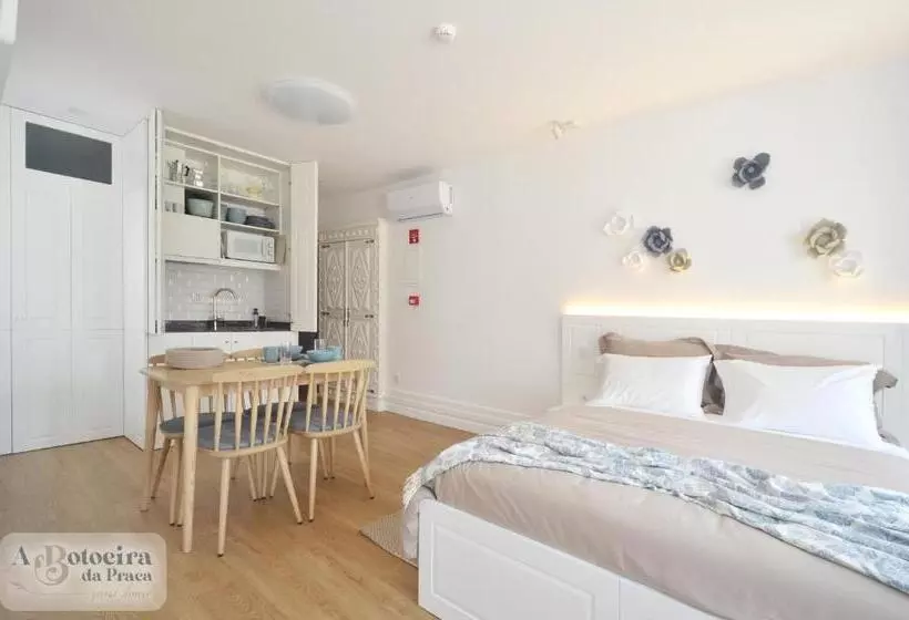 پانسیون A Botoeira Da Praça Guest House