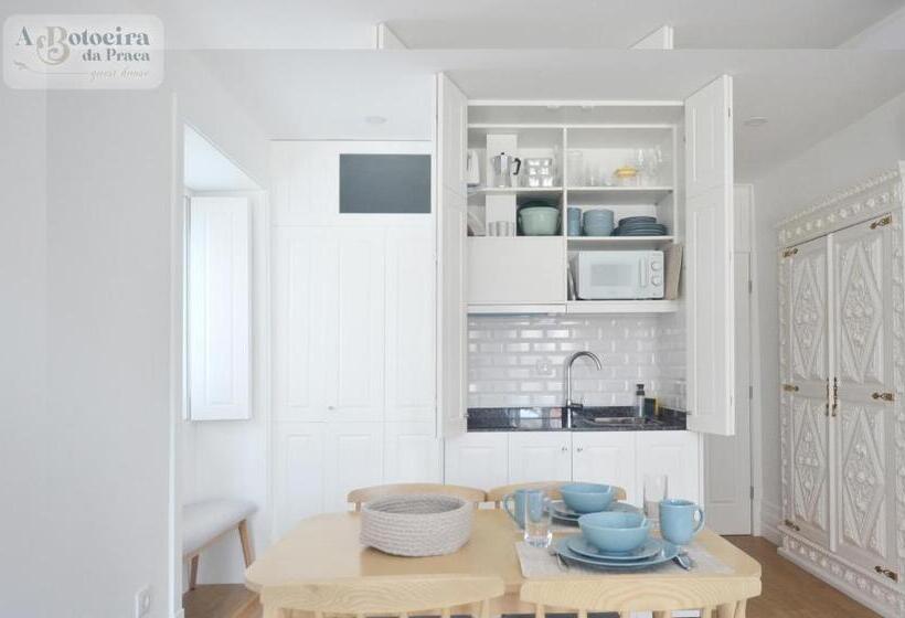 پانسیون A Botoeira Da Praça Guest House