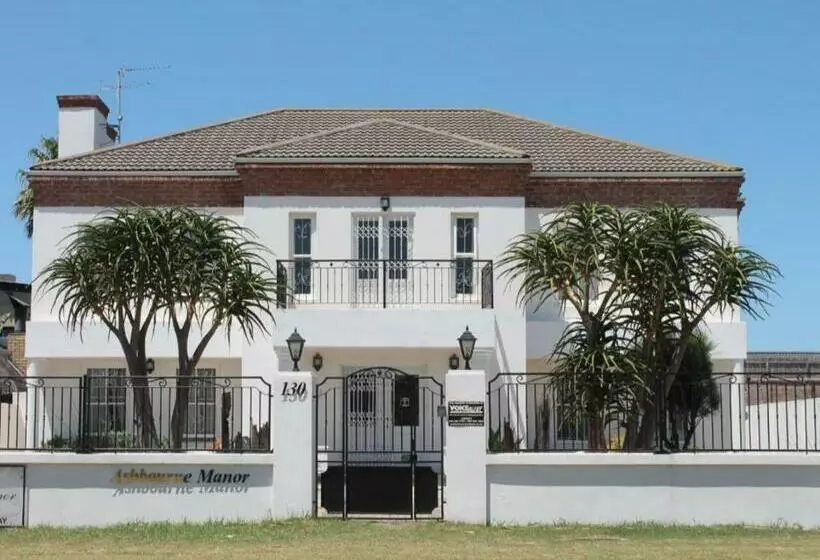 ペンション Ashbourne Manor