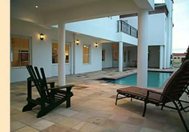 ペンション Ashbourne Manor