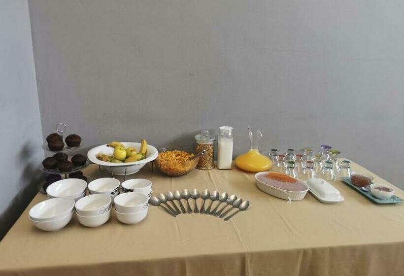 פנסיון Kameeldoring Guest House