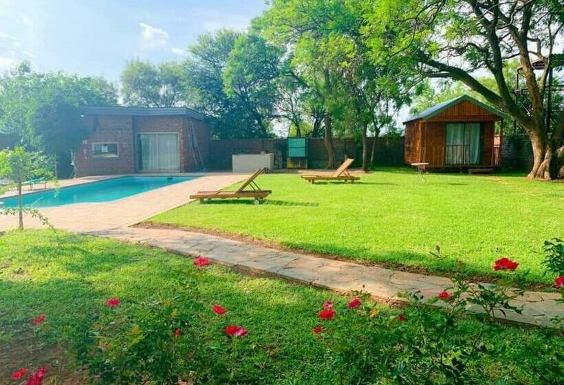 פנסיון Kameeldoring Guest House