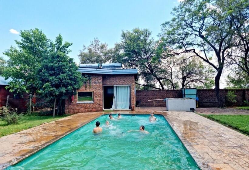 פנסיון Kameeldoring Guest House