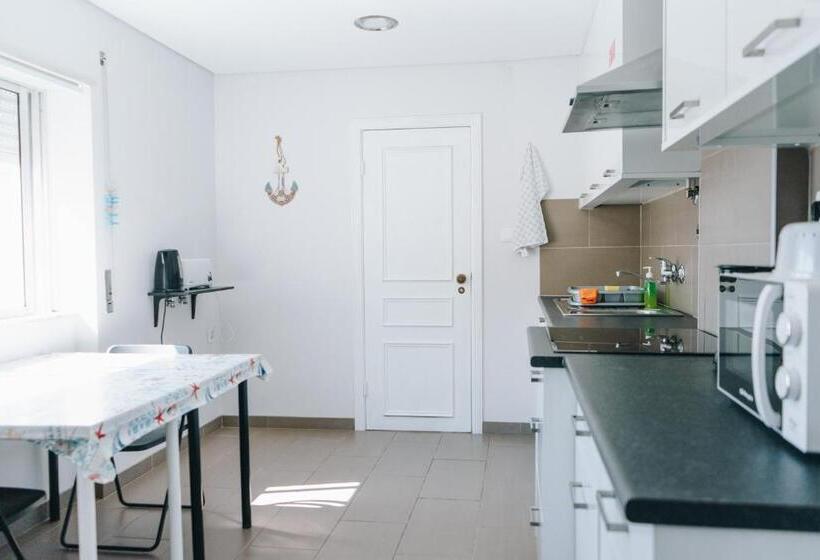 پانسیون Ocean Guesthouse Peniche