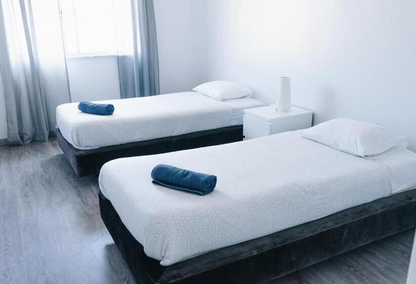 پانسیون Ocean Guesthouse Peniche