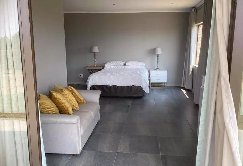 ペンション The Vaal Guesthouse