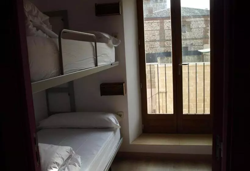 Albergue Fresno De Cantespino   La Tormenta