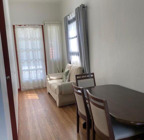 مبيت وإفطار Doroteo S Transient House