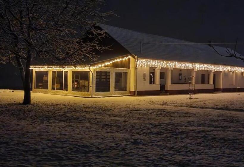 Bed and Breakfast Tisza White House