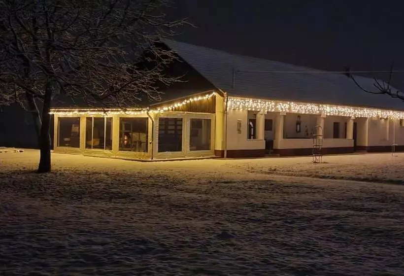 Aamiaismajoitus (B&B) Tisza White House