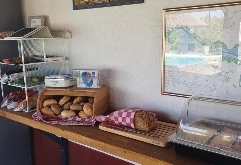 Bed and Breakfast Tisza White House