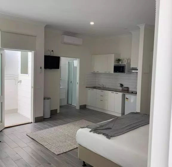 Bendigo High St Apartments With King Bed Courtyard Kitchen Refurbished 2022