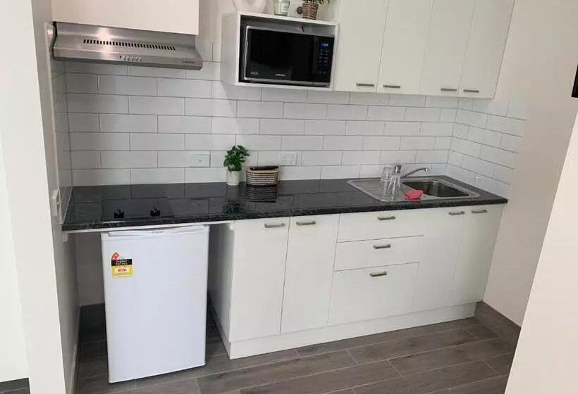 Bendigo High St Apartments With King Bed Courtyard Kitchen Refurbished 2022