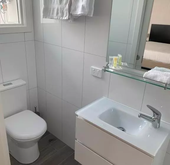 Bendigo High St Apartments With King Bed Courtyard Kitchen Refurbished 2022