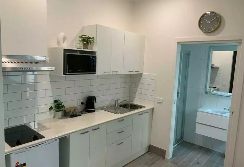 Bendigo High St Apartments With King Bed Courtyard Kitchen Refurbished 2022