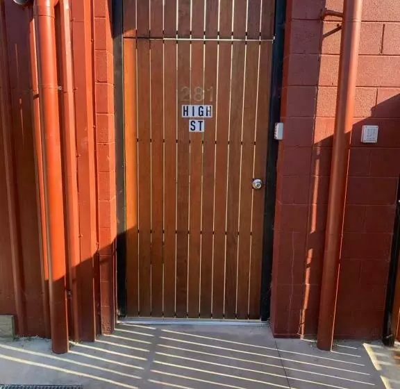 Bendigo High St Apartments With King Bed Courtyard Kitchen Refurbished 2022