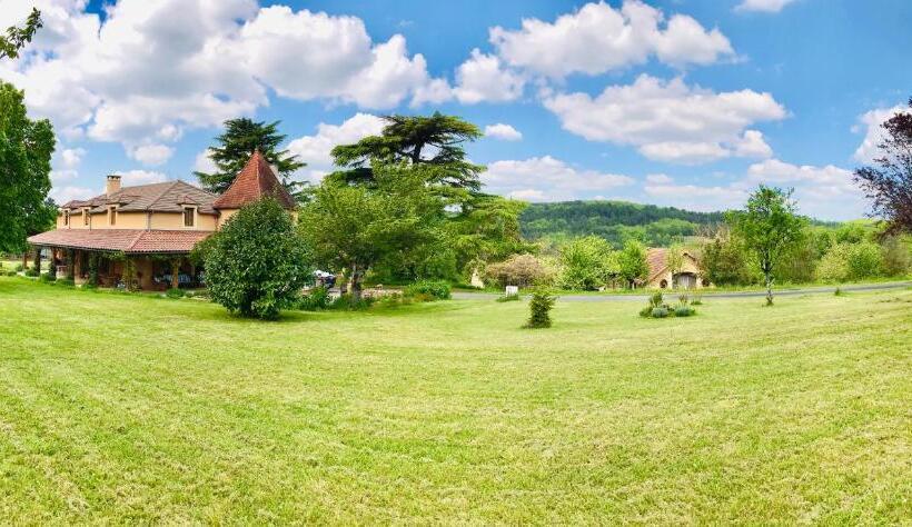 Les Cèdres Du Linard, Chambres D Hôtes B&b Near Lascaux, Montignac, Sarlat La Canéda, Dordogne