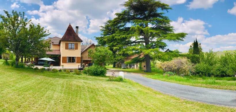 Les Cèdres Du Linard, Chambres D Hôtes B&b Near Lascaux, Montignac, Sarlat La Canéda, Dordogne