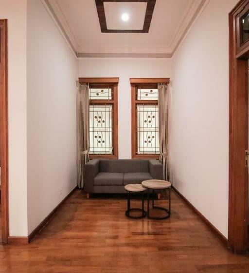 Panzió Stay Inn Pasteur Bandung, Husein Sastranegara Airport