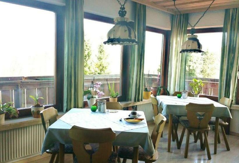 ユースホステル Landgasthof Heldenberg