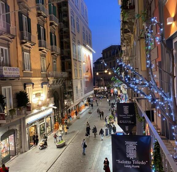 تختخواب و صبحانه Salotto Toledo