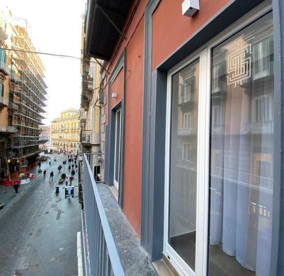 تختخواب و صبحانه Salotto Toledo