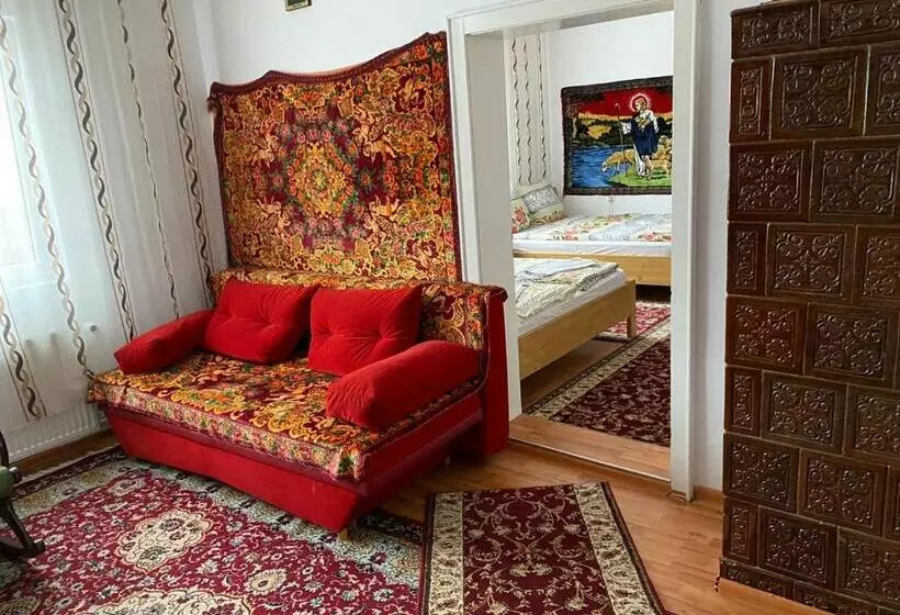 ペンション Camere De închiriat Floarea Reginei