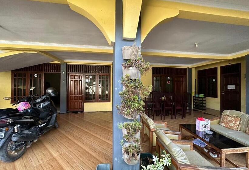 پانسیون Nadyah Syariah Homestay