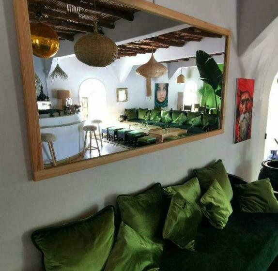 민박 Out Of Medina