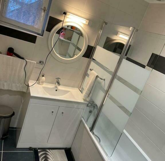 تختخواب و صبحانه Chambres D Hôtes Et Gîte Delia