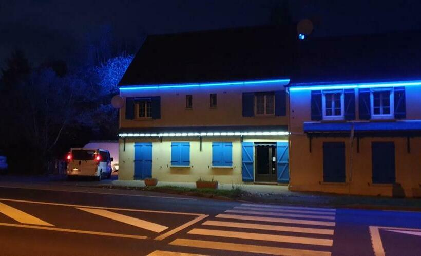 تختخواب و صبحانه Chambres D Hôtes Et Gîte Delia