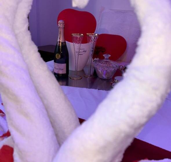 تختخواب و صبحانه Chambres D Hôtes Et Gîte Delia