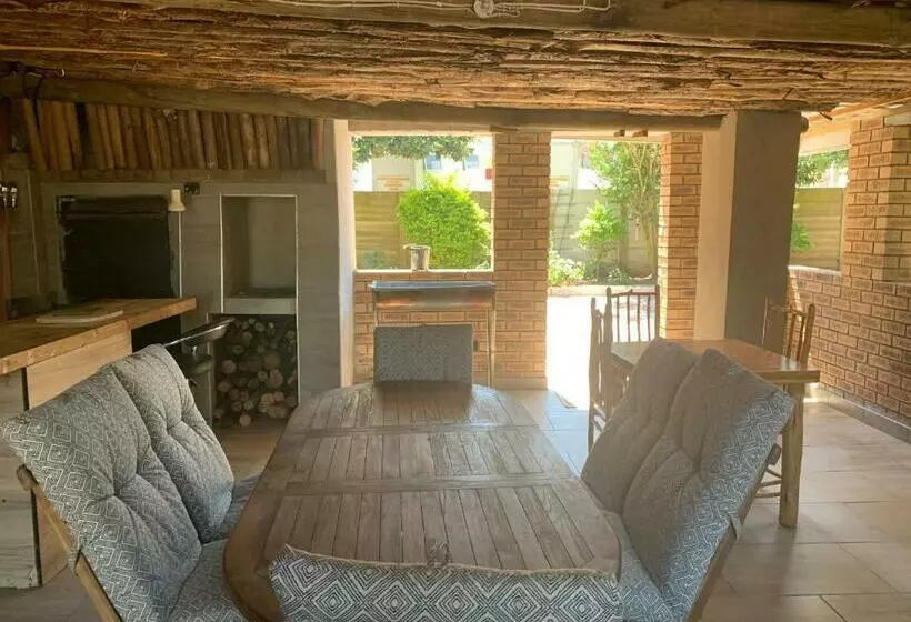 ベッドアンドブレックファースト Cycad Stay