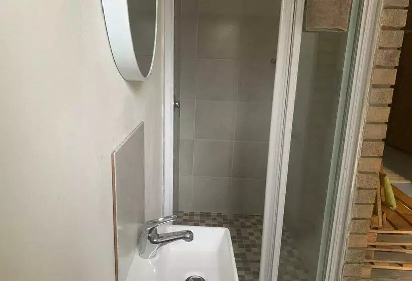 ベッドアンドブレックファースト Cycad Stay