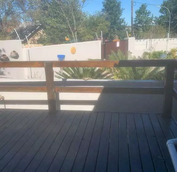 ベッドアンドブレックファースト Cycad Stay