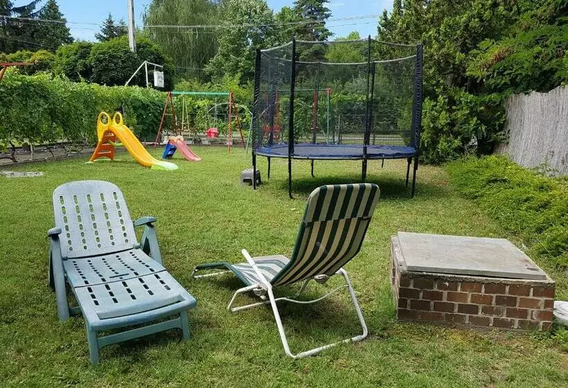 Aamiaismajoitus (B&B) Villa Negra Retro Panzió