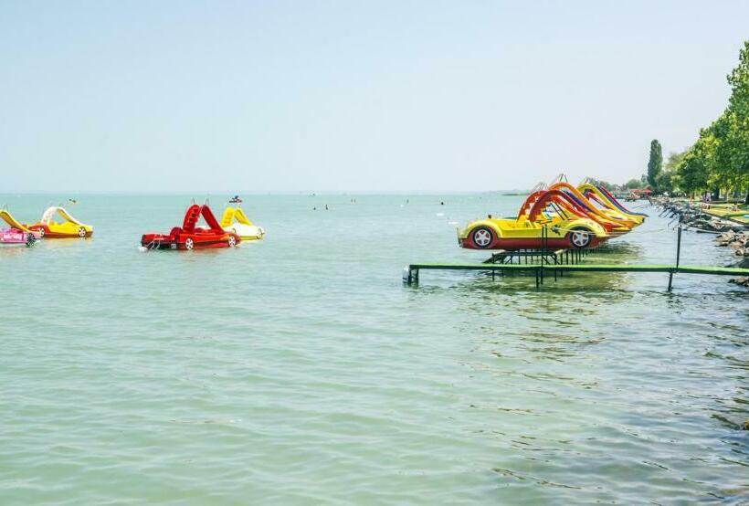 住宿加早餐 Villa Negra Retro Panzió