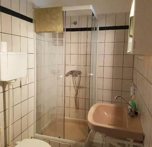 Aamiaismajoitus (B&B) Villa Negra Retro Panzió