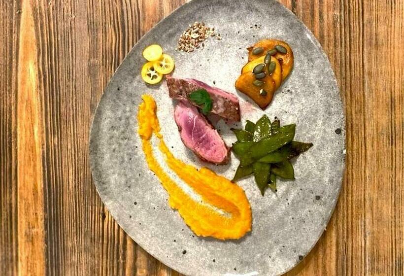 Отель Hôtel Restaurant Le Saint Gillois