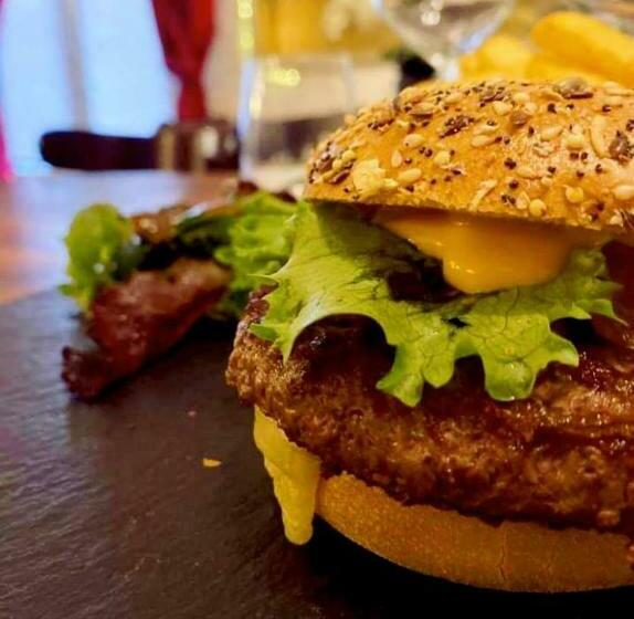 Отель Hôtel Restaurant Le Saint Gillois