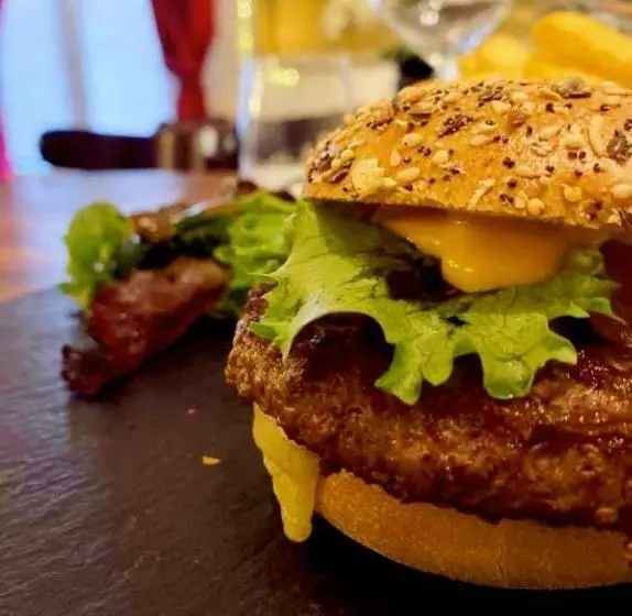 Hotelli Hôtel Restaurant Le Saint Gillois