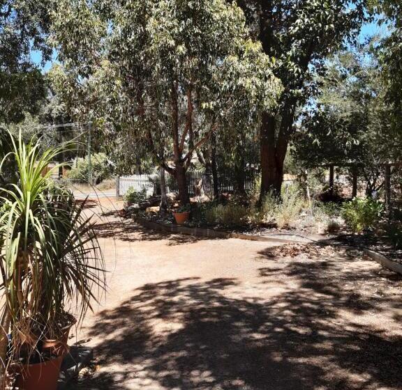 Mundaring Bed And Breakfast