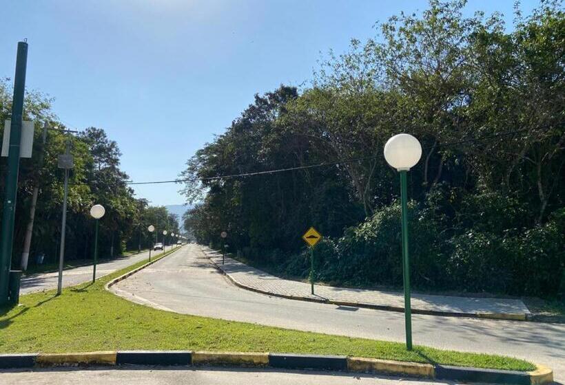 پانسیون Suítes Guaratuba