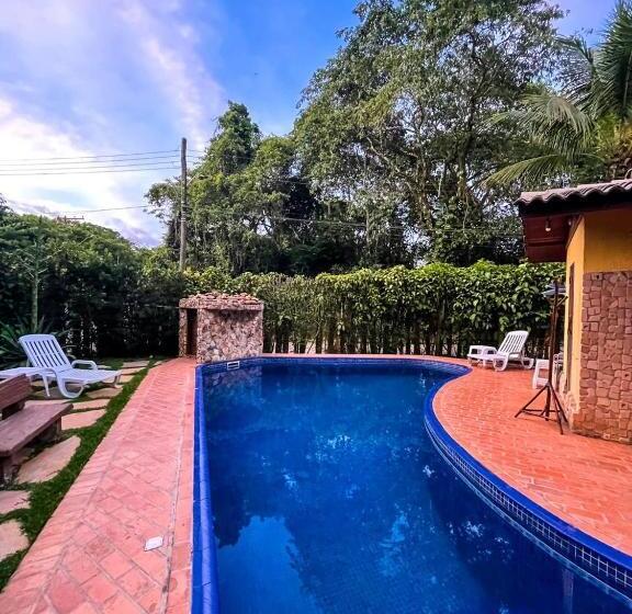 پانسیون Suítes Guaratuba