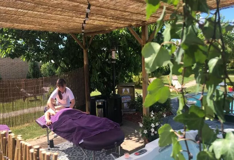 ベッドアンドブレックファースト Au Domaine Fresnois